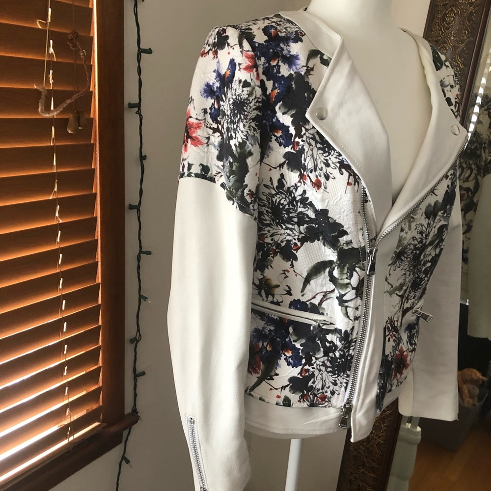 Jacket - Picture 4 of 15